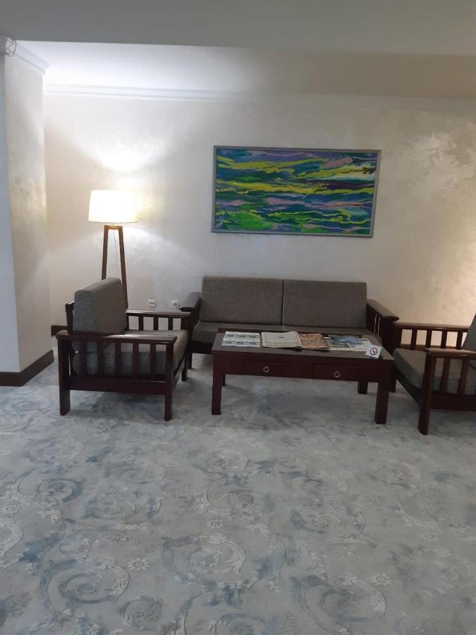 Zarafshan Grand Hotel Malik Exterior foto